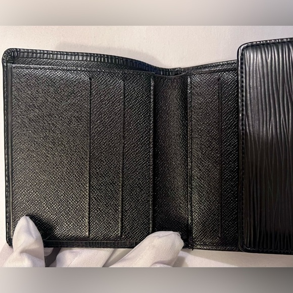 (Sold) Louis Vuitton Epi Leather Black Tri-Fold Wallet, Authentic - Picture 7 of 11
